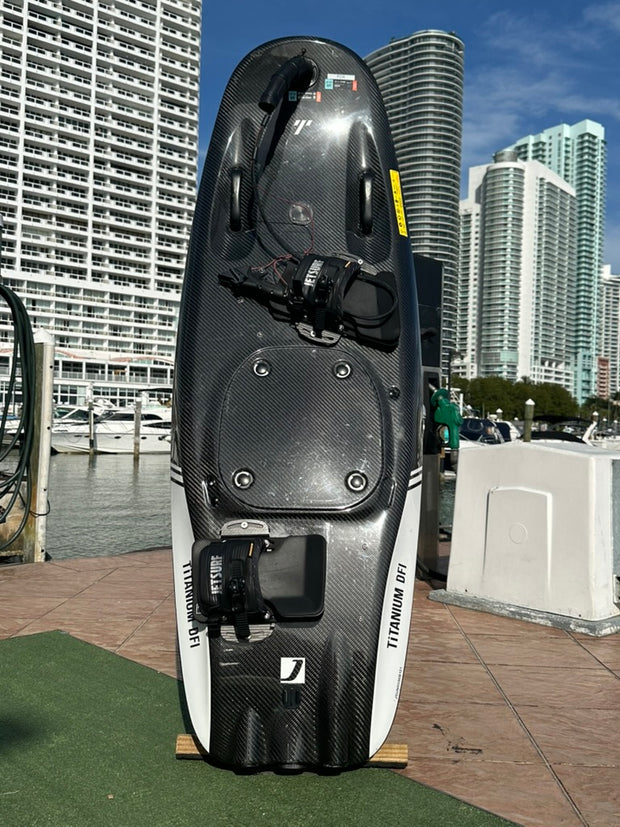 2021 JETSURF Titanium DFI Carbon PRE-OWNED(JSUN0596B121)